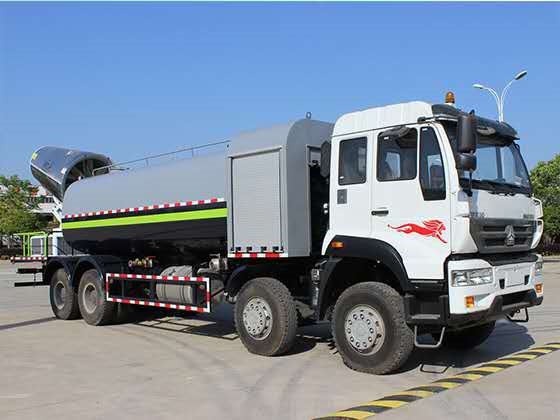 重汽豪沃后雙橋多功能灑水車