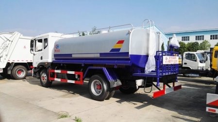 東風(fēng)專用底盤D9灑水車