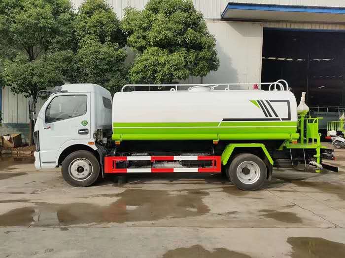 東風專底凱普特灑水車