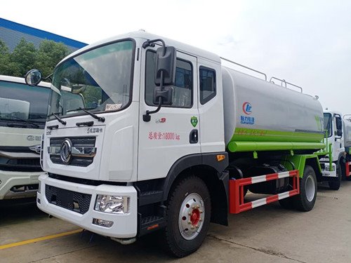 國六東風(fēng)多利卡灑水車