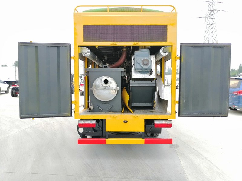 新型藍(lán)牌污水凈化處理車