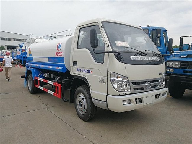 福田時(shí)代5噸灑水車