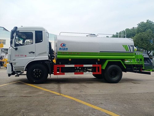 程力專汽?東風福瑞卡K6Y  CS04200-60發(fā)動機12噸綠化灑水車
