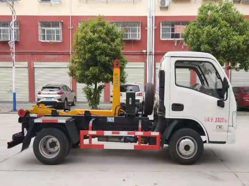 國六躍進3方勾臂垃圾車低價出售