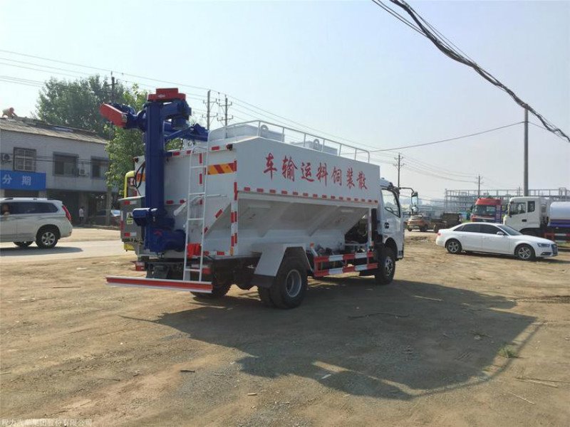 受歡迎的專用車 東風(fēng)多利卡飼料運輸車