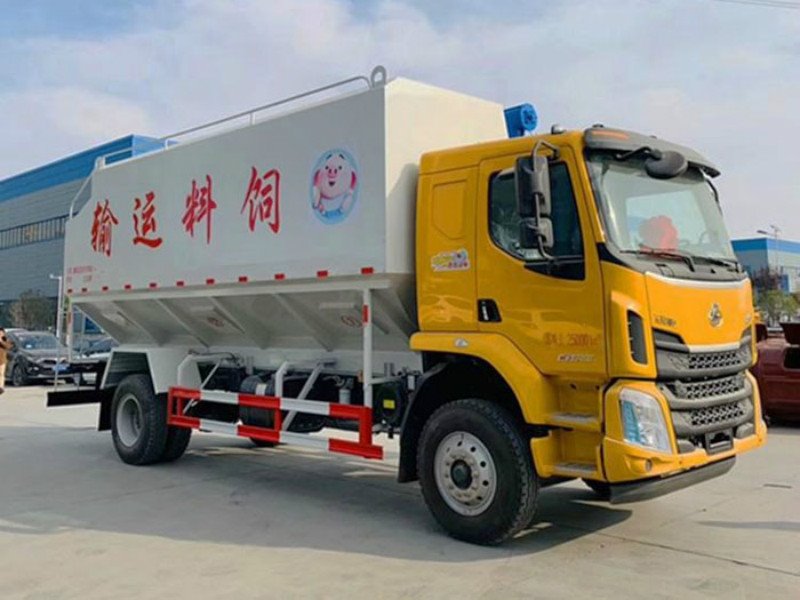 東風(fēng)柳汽28方飼料運(yùn)輸車廠家直銷