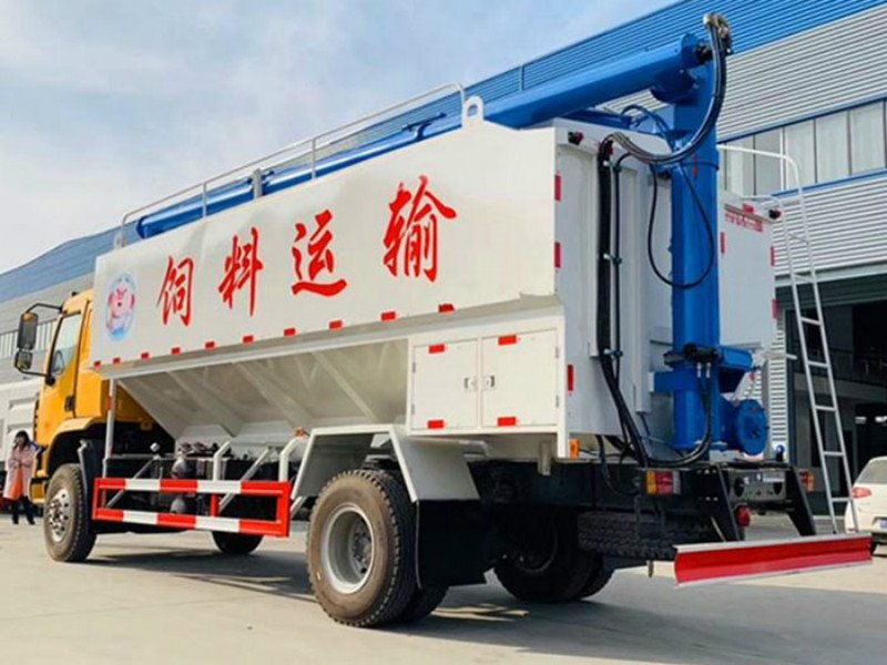 東風(fēng)柳汽28方飼料運(yùn)輸車廠家直銷