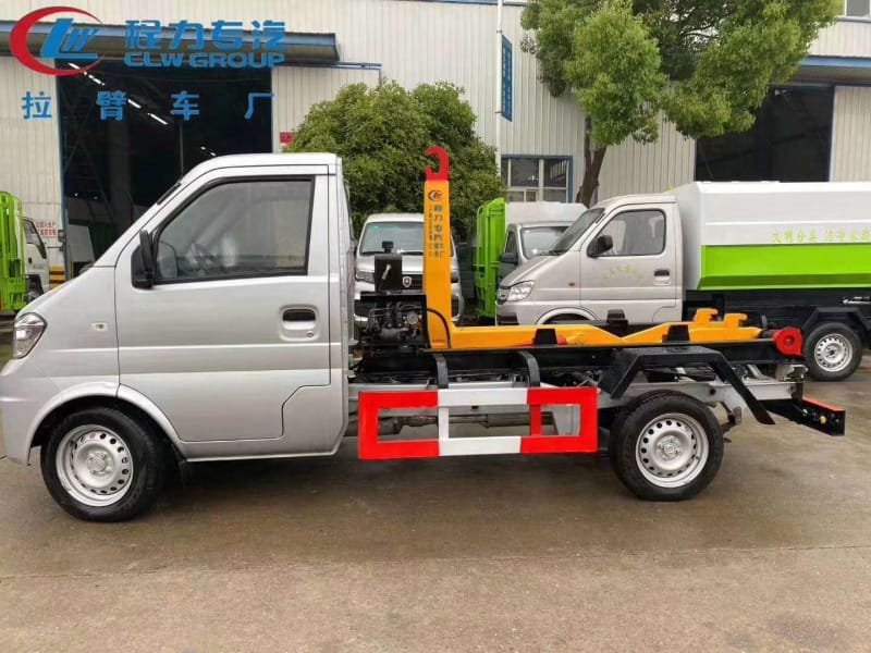 國(guó)六東風(fēng)小康2760勾臂垃圾車