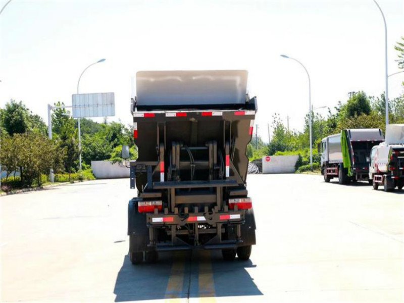 國(guó)六東風(fēng)多利卡無(wú)泄漏垃圾車秋季特大優(yōu)惠