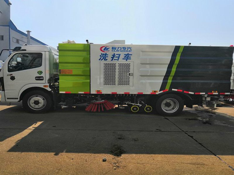 洗掃車出現(xiàn)爆胎如何解決
