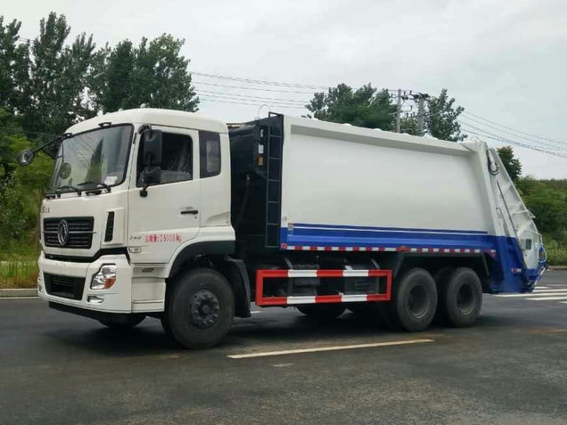 東風(fēng)天龍后雙橋壓縮式垃圾車