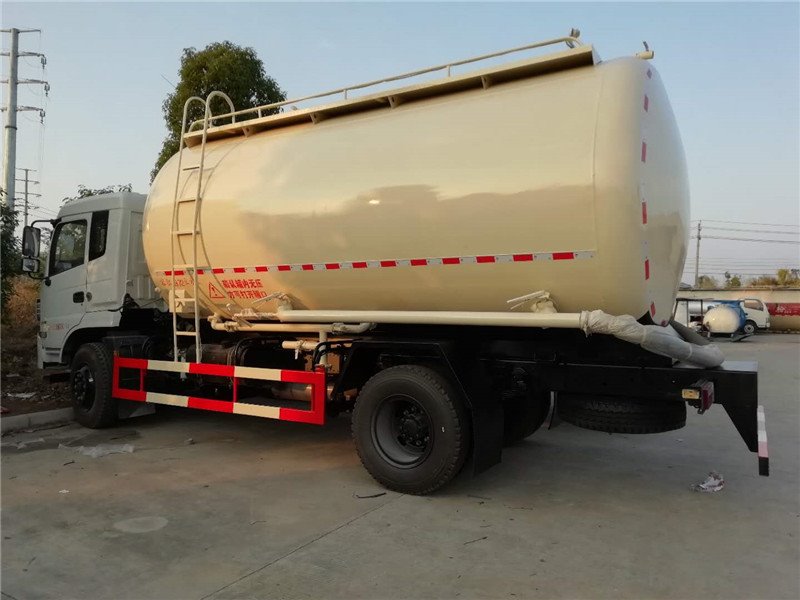 散裝水泥車廠家購買更優(yōu)惠