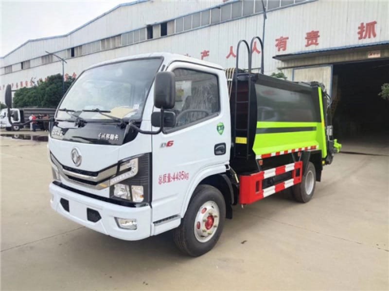 國(guó)六東風(fēng)小多利卡4方壓縮垃圾車(chē)