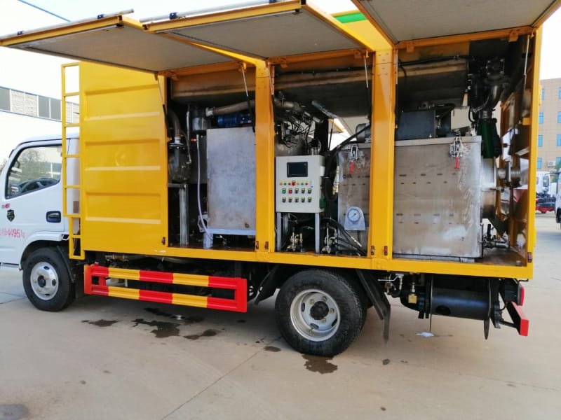新型移動(dòng)式化糞池處理車