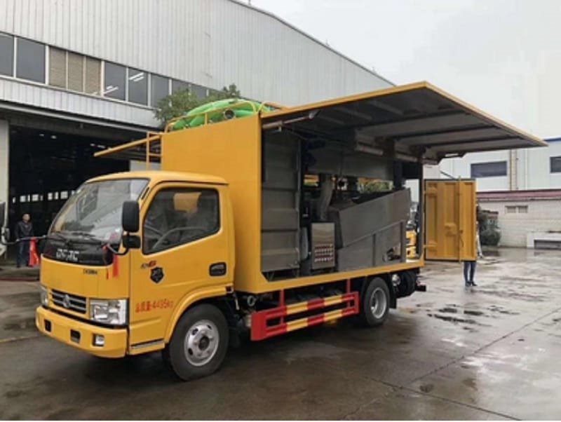 國(guó)六化糞池污水凈化處理車