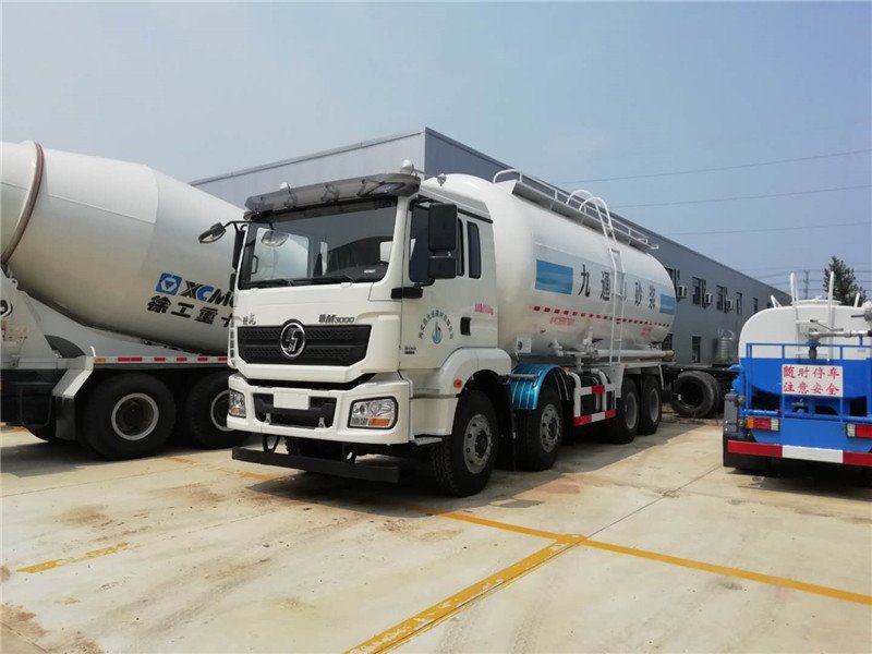 泰州20方30方粉干混砂漿運(yùn)輸車(chē)輕量化粉罐車(chē)廠家直銷(xiāo)