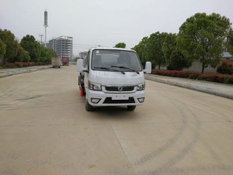 環(huán)衛(wèi)灑水車遇坡路如何行駛