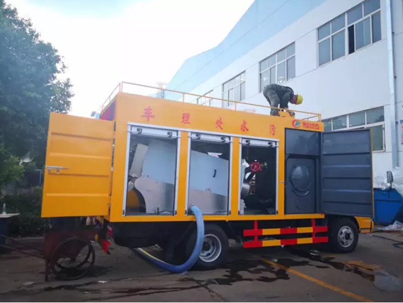 一車多用新型化糞池養(yǎng)殖場(chǎng)糞便處理車