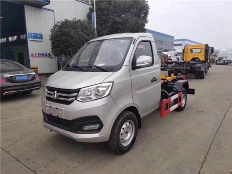 三方勾臂垃圾車