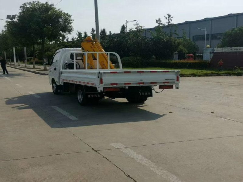 國六唐駿藍牌隨車吊知名廠家程力
