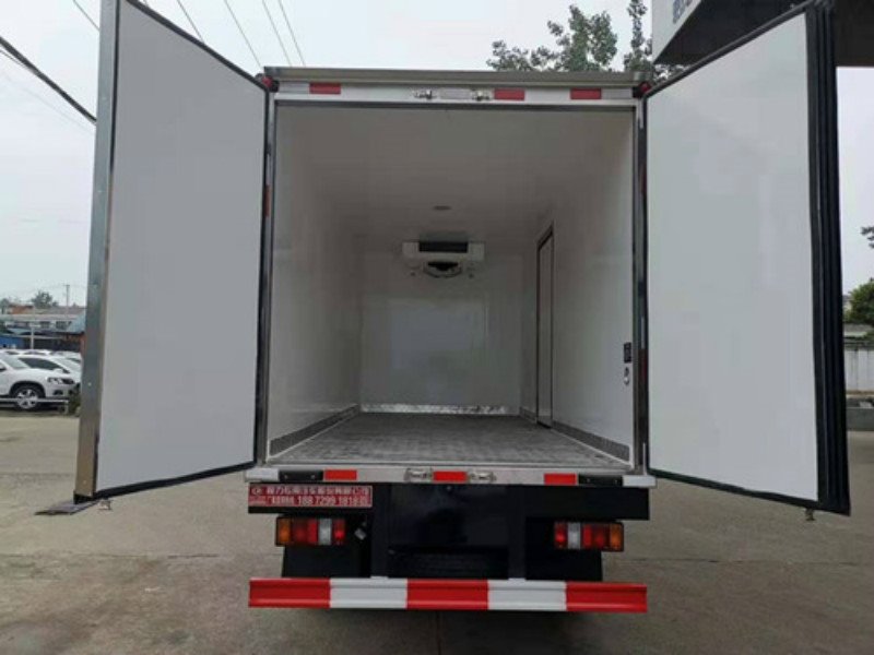 國六大運新款冷藏車配備高價格劃算