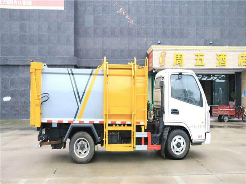 程力國六凱馬自裝卸搬運式環(huán)衛(wèi)垃圾車價格