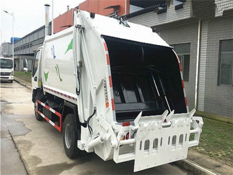 買(mǎi)國(guó)六壓縮垃圾車(chē)選擇湖北程力的原因