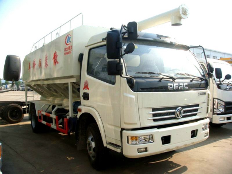 程力東風(fēng)多利卡12方散稱(chēng)飼料運(yùn)輸車(chē)配備介紹