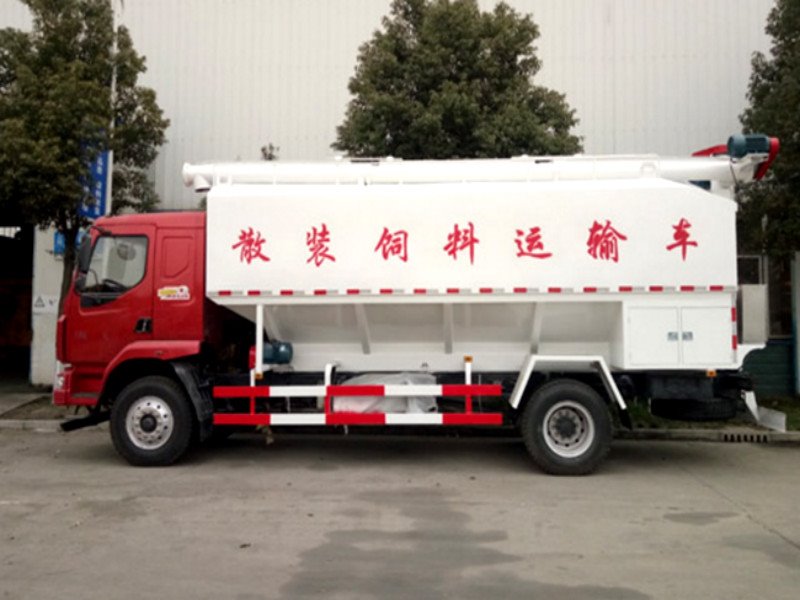 柳汽小三軸國六散裝飼料車多重優(yōu)惠