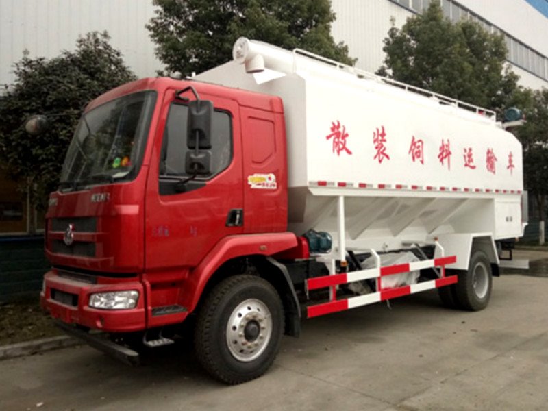 柳汽小三軸國六散裝飼料車多重優(yōu)惠