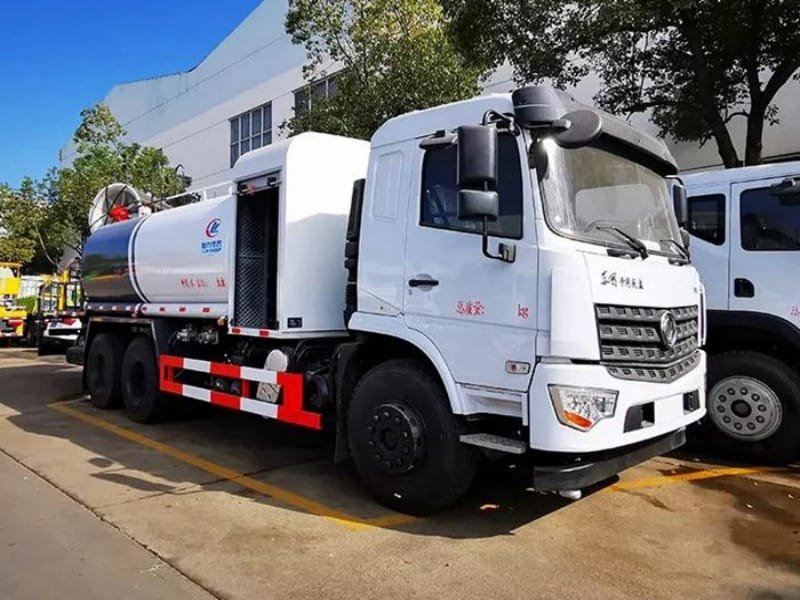 程力東風專底多功能霧炮車現(xiàn)車大促銷