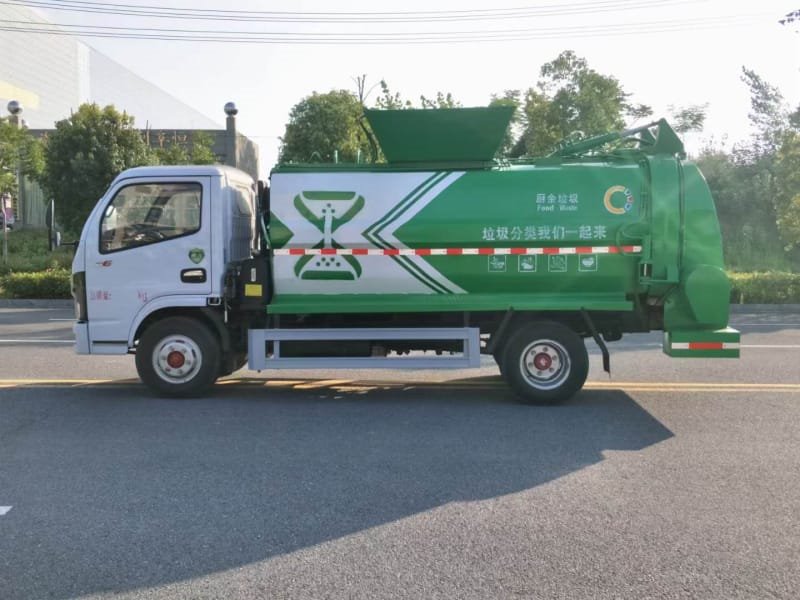 東風小多利卡餐廚垃圾車4噸