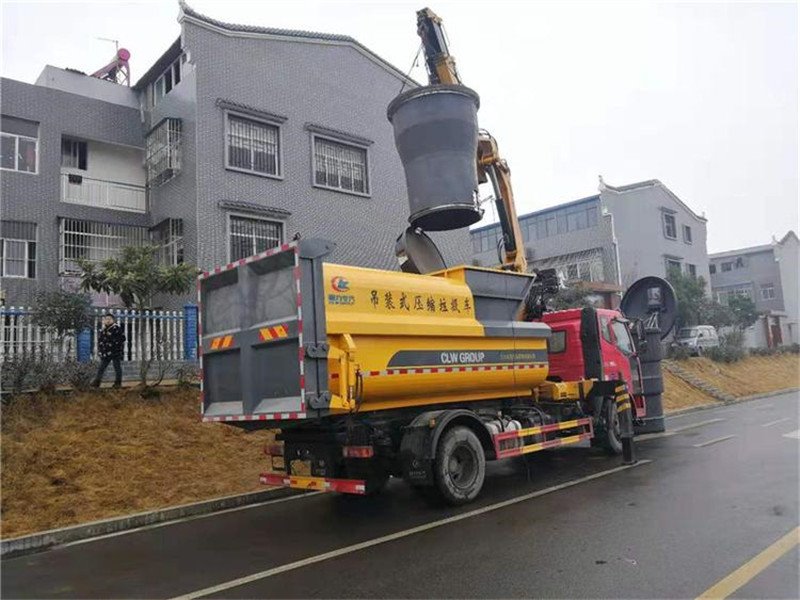 什么是吊裝式壓縮垃圾車