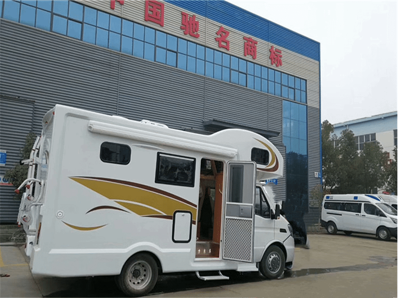 性能齊全的依維柯房車
