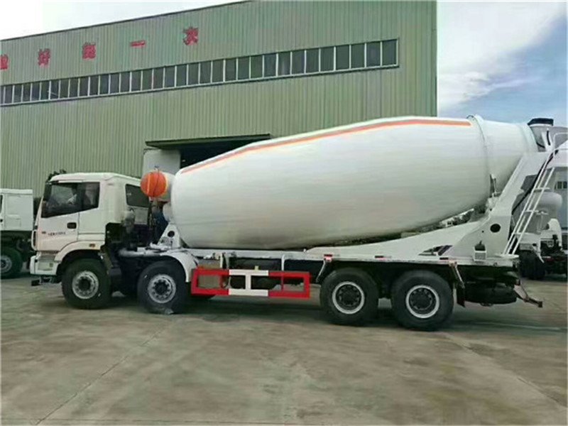 福田歐曼攪拌車老司機講述開車技巧