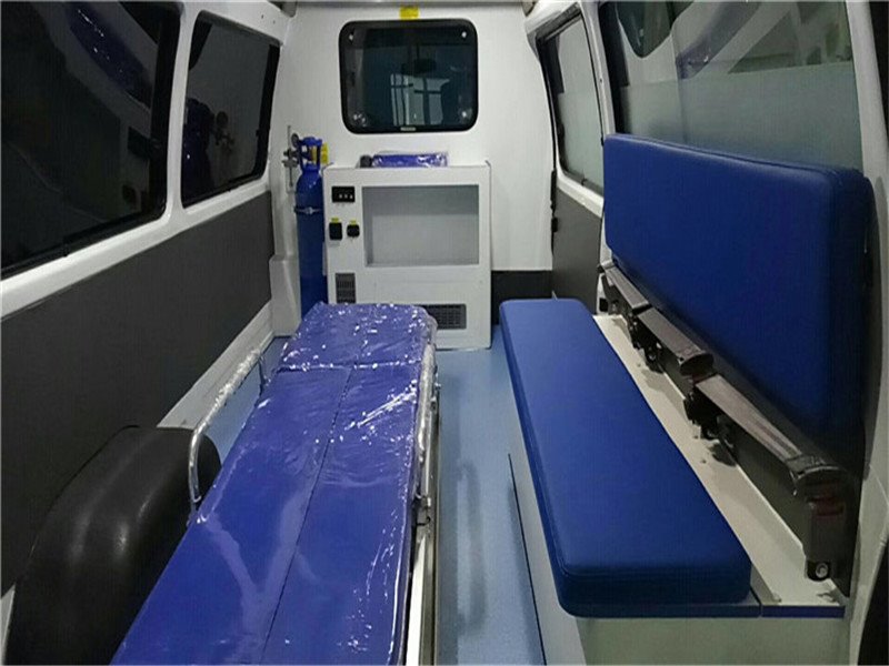 福田G9救護(hù)車圖片及配備參數(shù)
