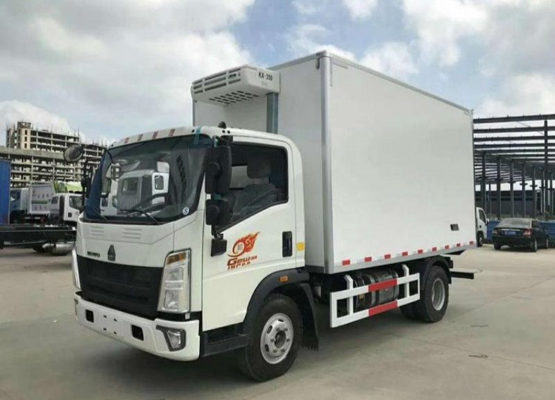 省錢的重汽豪沃4.2米冷藏車