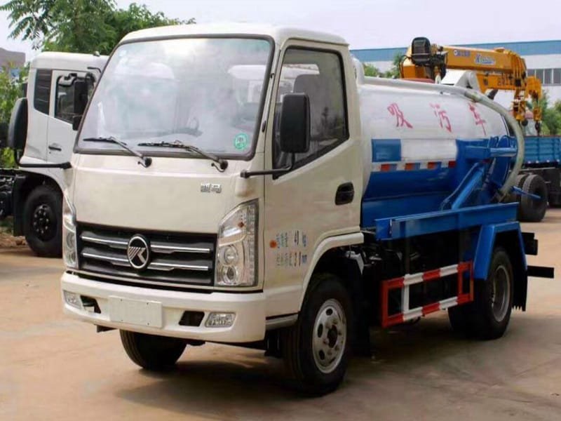 藍牌小型吸污車動力足經(jīng)濟好
