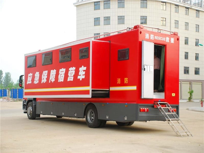 重汽汕德卡宿營(yíng)車(chē)源頭廠家5800mm軸距