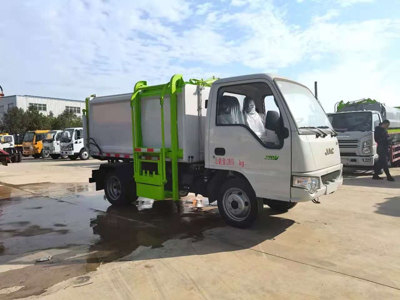 國(guó)六江淮康鈴4.5方側(cè)裝掛桶垃圾車(chē)