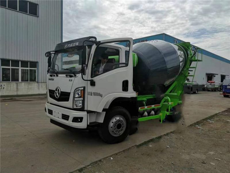 適合新農(nóng)村建設(shè)的大運(yùn)單橋6方攪拌車