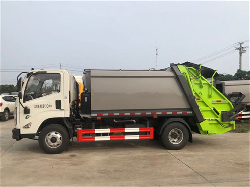 國(guó)六江鈴凱銳壓縮垃圾車(chē)需要購(gòu)買(mǎi)哪些保險(xiǎn)