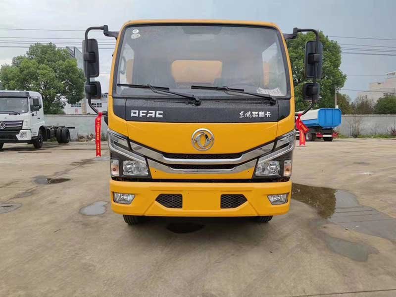 東風小多利卡藍牌清洗吸污車漏油解決技巧
