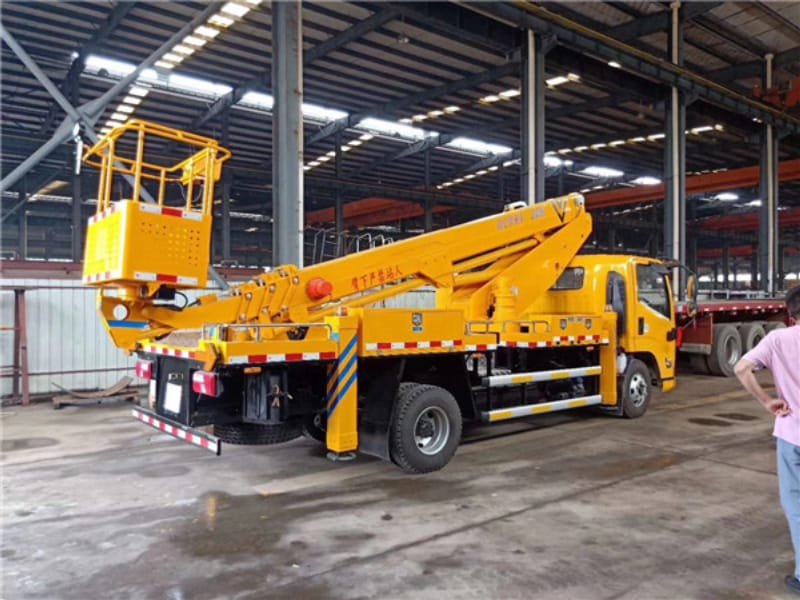 國六江鈴22米直臂式高空作業(yè)車
