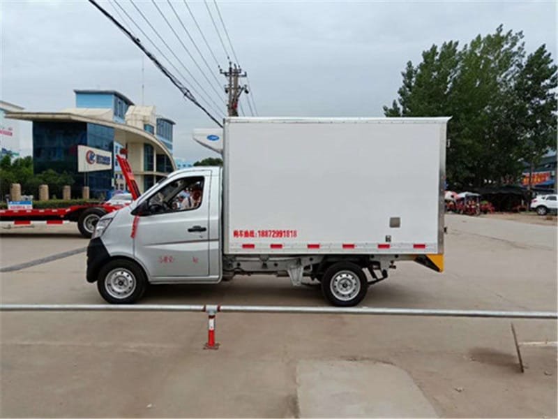 程力長(zhǎng)安小型冷藏車(chē)低價(jià)格出爐