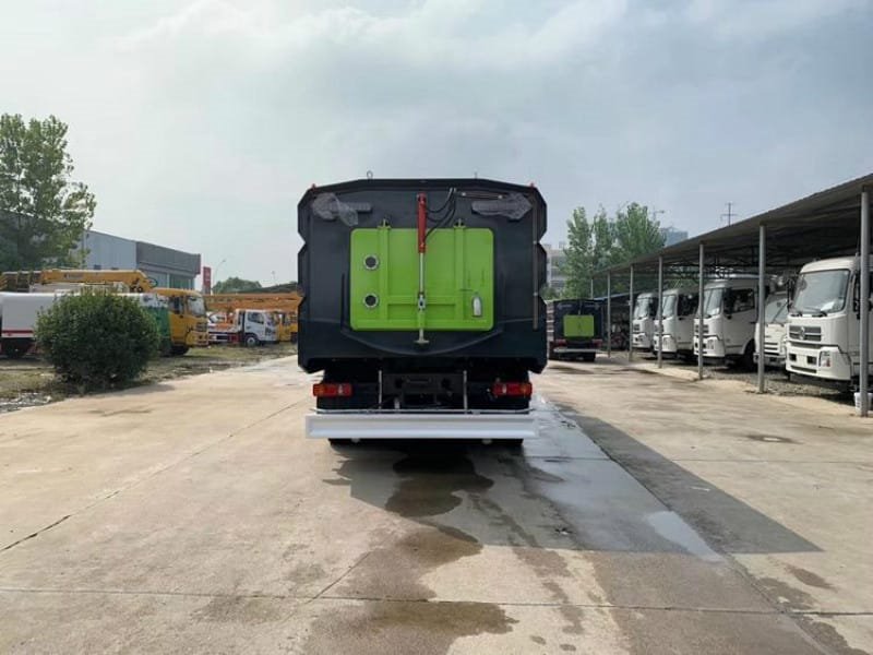 道路清掃車的工作原理及保養(yǎng)技巧