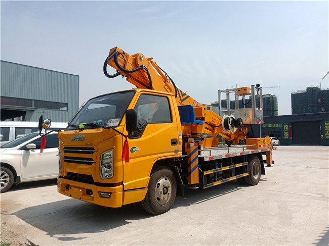 江鈴國(guó)六藍(lán)牌17.2米高空作業(yè)車