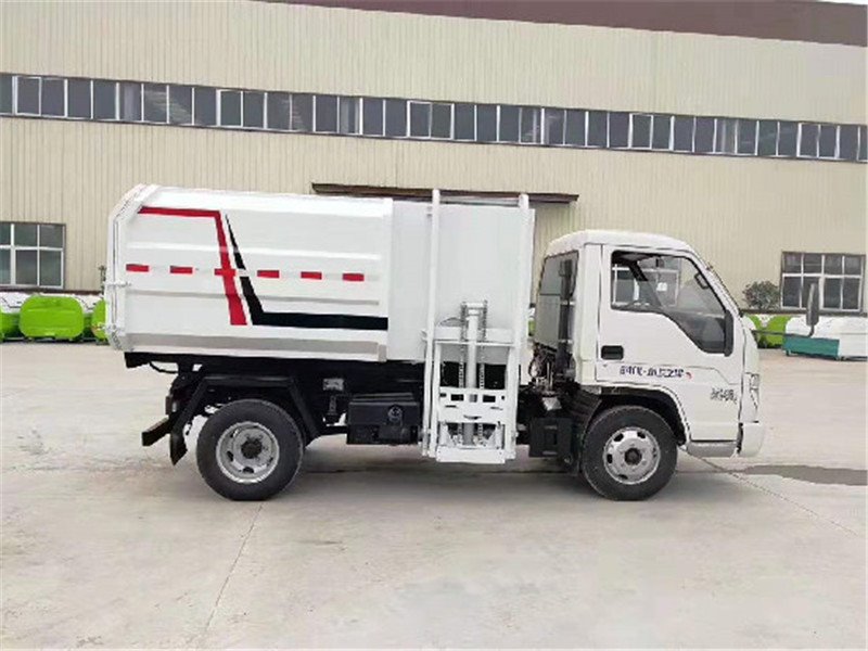 4方福田柴油掛桶垃圾車早買早劃算