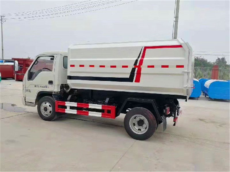 4方福田柴油掛桶垃圾車早買早劃算