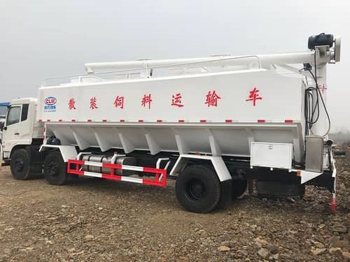 30方飼料運輸車東風(fēng)天錦小三軸飼料運輸車